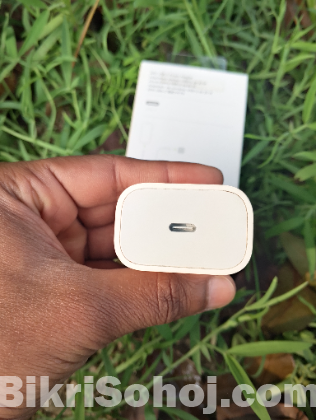 Iphn 20w USB power adapter